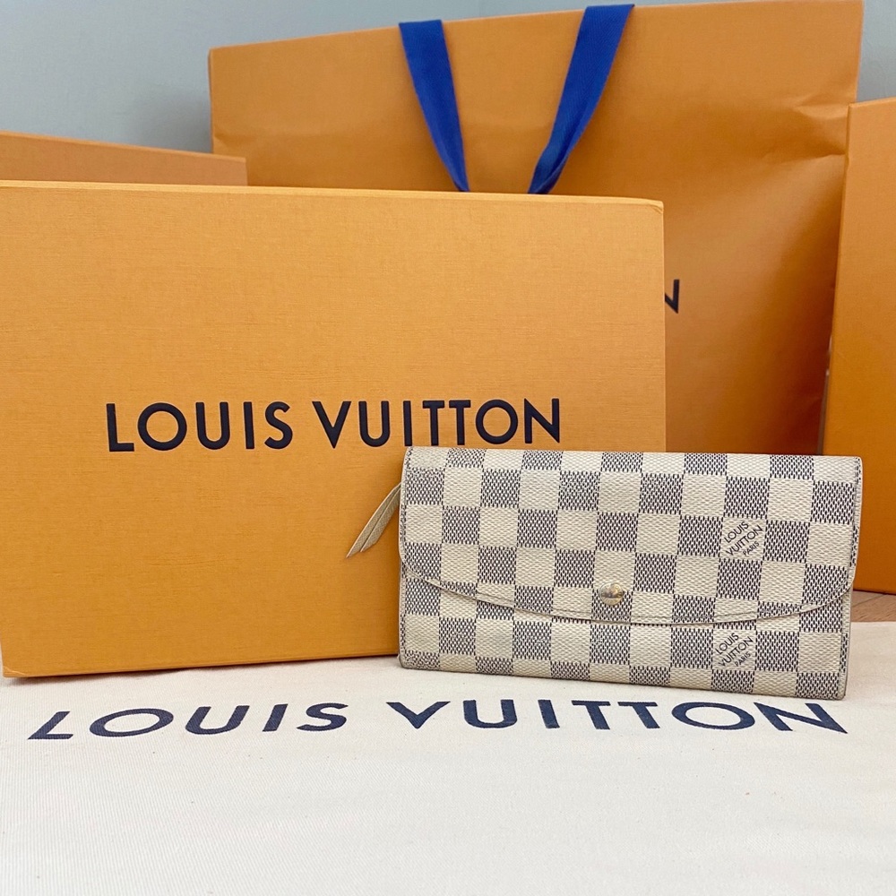 💞✨GORGEOUS✨💞 Louis Vuitton Emilie Wallet Auth!